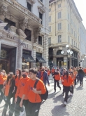 MILANO SI TINGE DI ARANCIONE