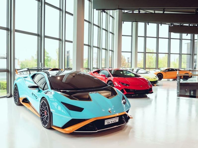 USCITA DIDATTICA – VISITA AL MUSEO AUTOMOBILI LAMBORGHINI E LAMBORGHINI FACTORY TOUR.